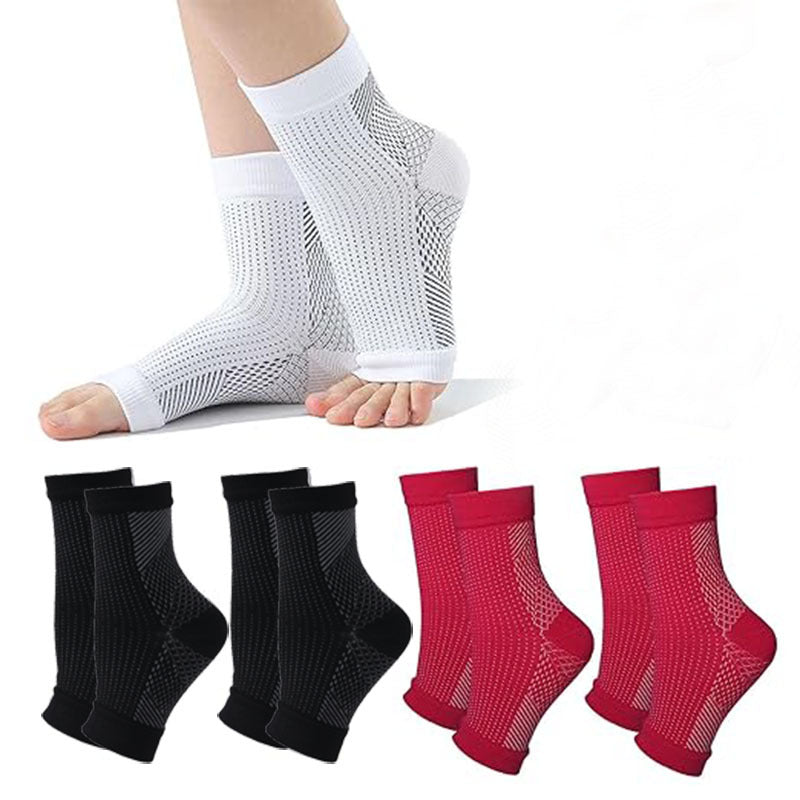 Sports ankle compression socks with geometric pattern
