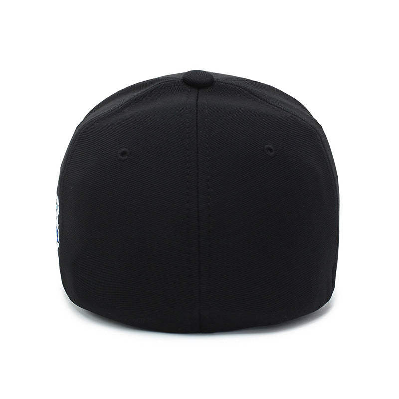 Embroidered baseball cap in red cotton